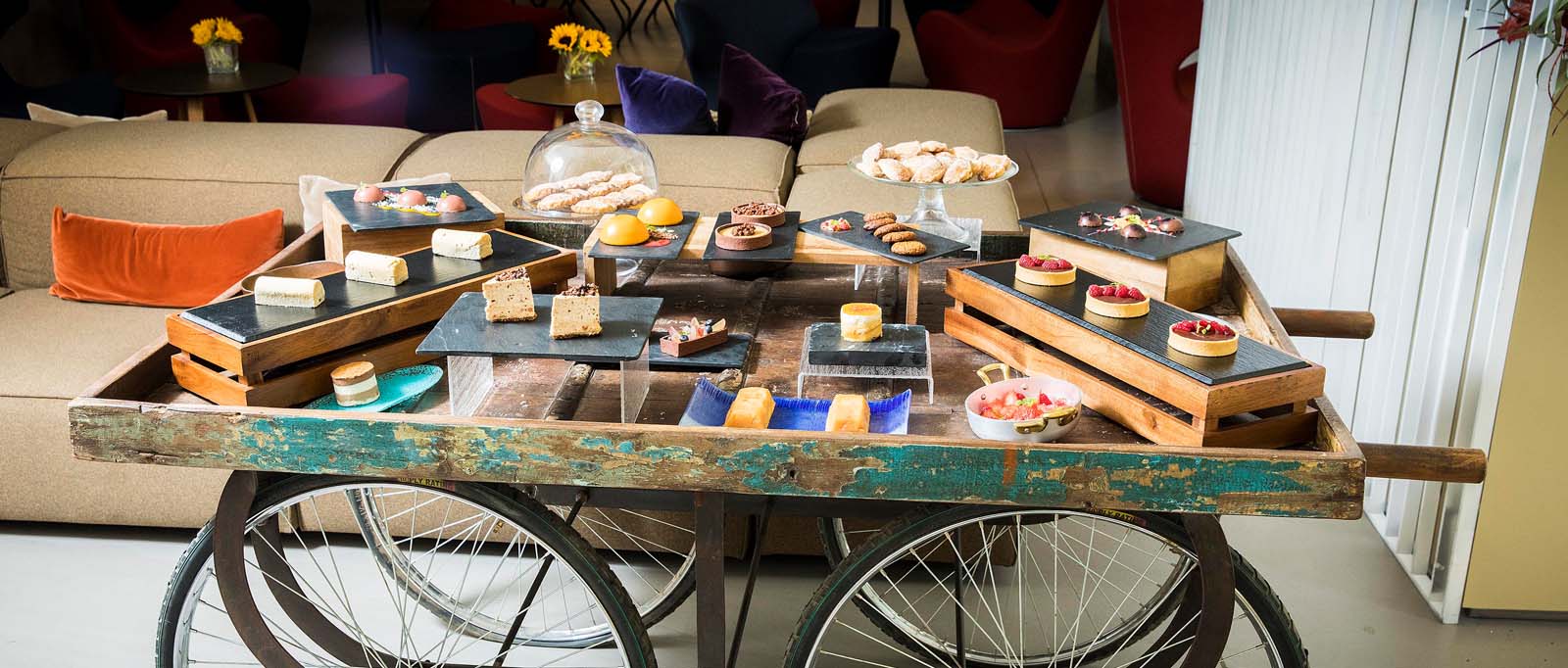 carro de postres de Xerta Tapas Bar